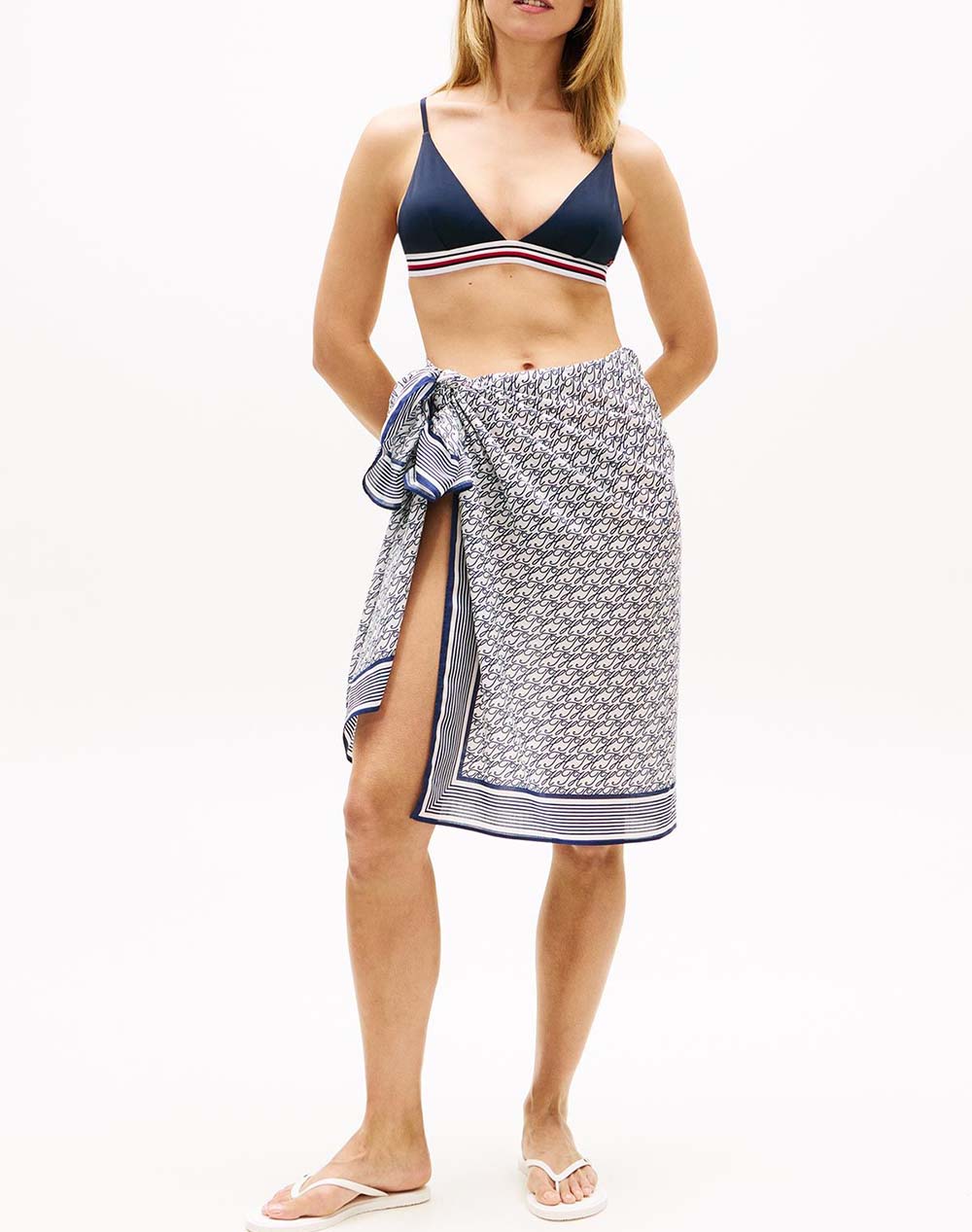 Tommy Hilfiger Pareo Uw0Uw06423-0Zr Multi Γυναικεία αξεσουάρ Παρεο Politikos Shop Πολιτικός