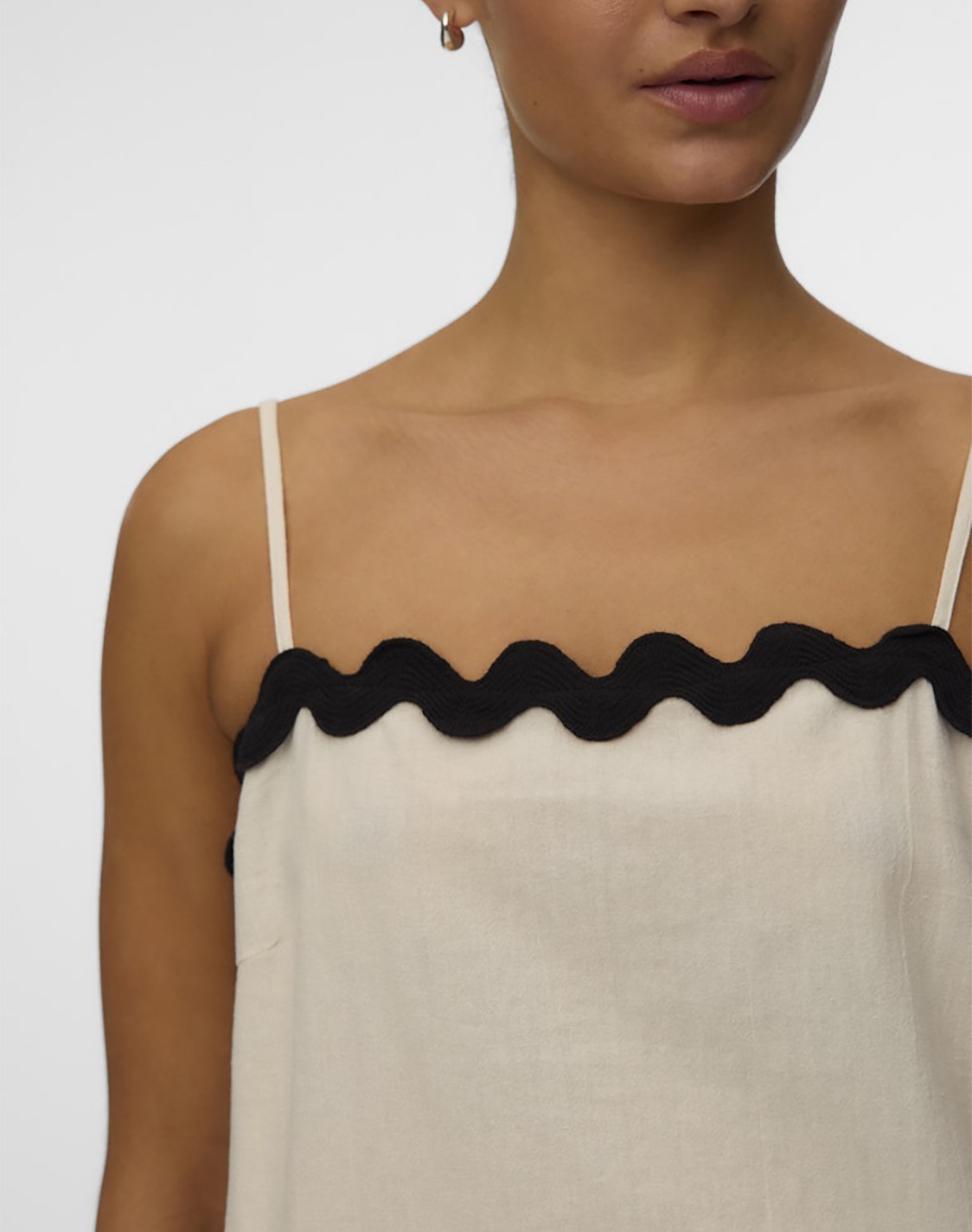 Vero Moda Vmjenna Singlet Top Wvn Btq Ga 10341321-Birchblack Scallop Edges Biege Γυναικεία ρούχα μπλούζες Τοπ Κορμακια Politikos Shop Πολιτικός