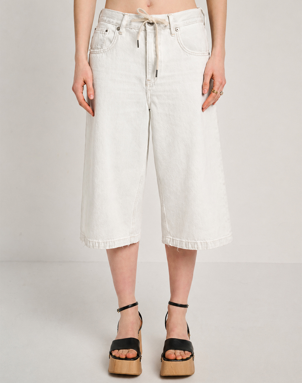 STAFF Emma Wmn Short Pant 62%Co 30%Regenagri Co 8%Hemp 5-918.071.00.055-.00 OffWhite