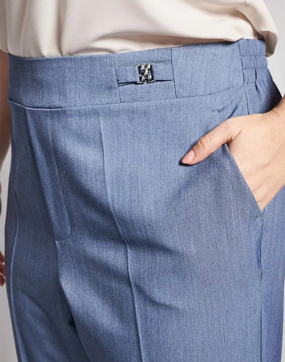PARABITA Peg παντελόνι twill TR με μεταλλικές λεπτομέρειες 012610209668-003 JeanBlue φωτογραφία