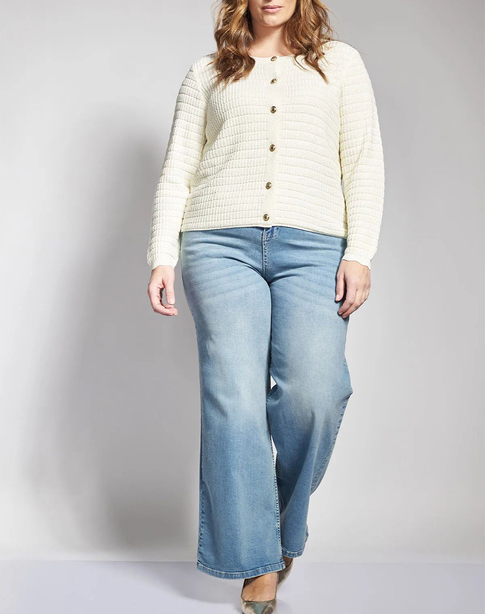 PARABITA Πλεκτή ζακέτα με χρυσά κουμπιά και στρογγυλή λαιμόκοψη 012610709684-009 Ecru φωτογραφία