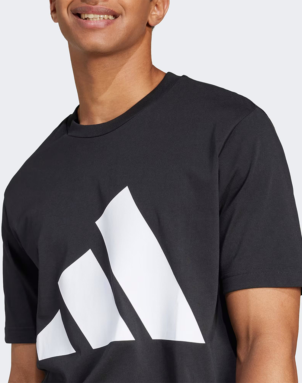Adidas M Bl Sj T Je8945-Black Black ανδρικά ρούχα μπλούζες T-Shirt Politikos Shop Πολιτικός