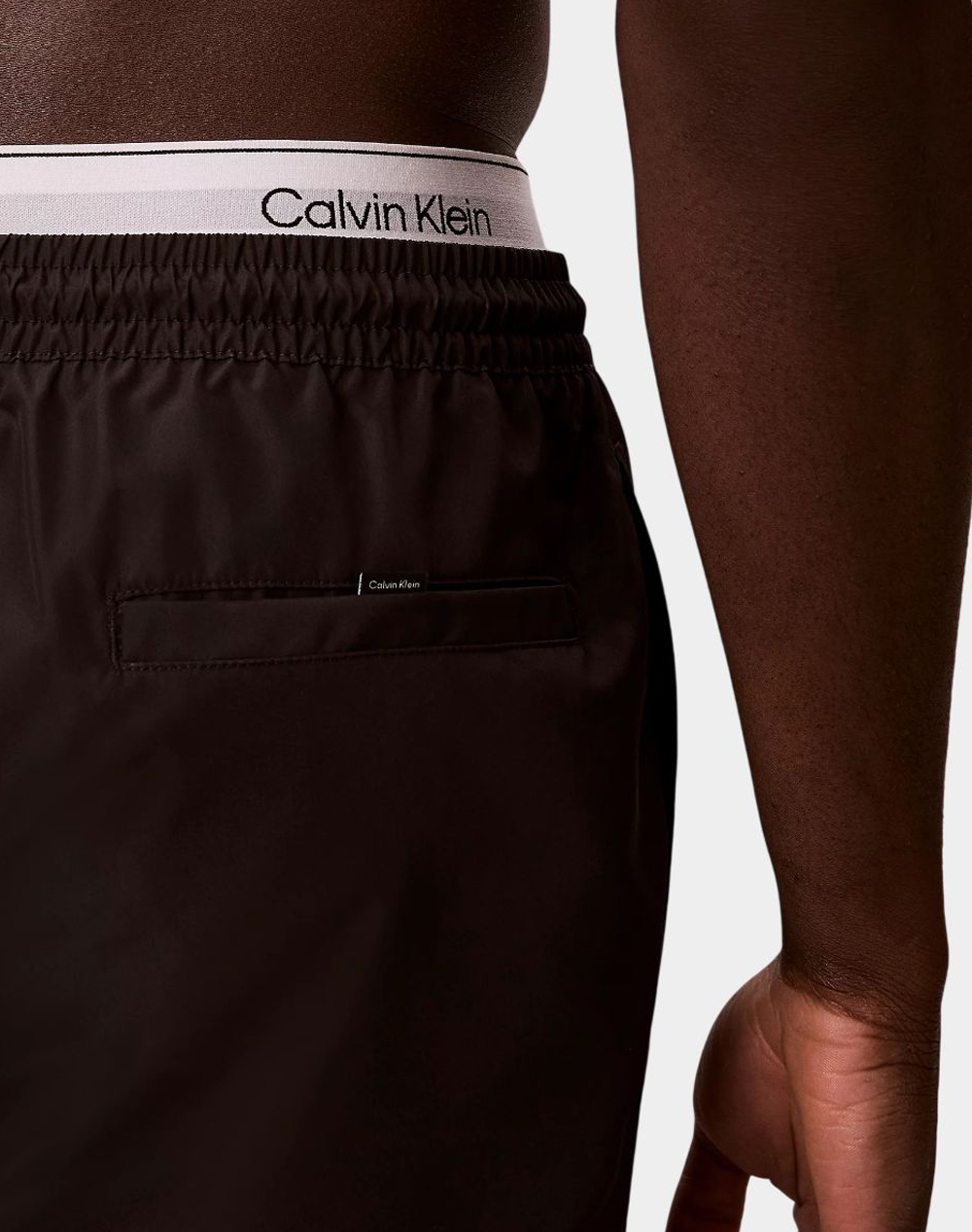 CALVIN KLEIN JEANS SHORT DRAWSTRING LV00N61024-UB1 Black φωτογραφία