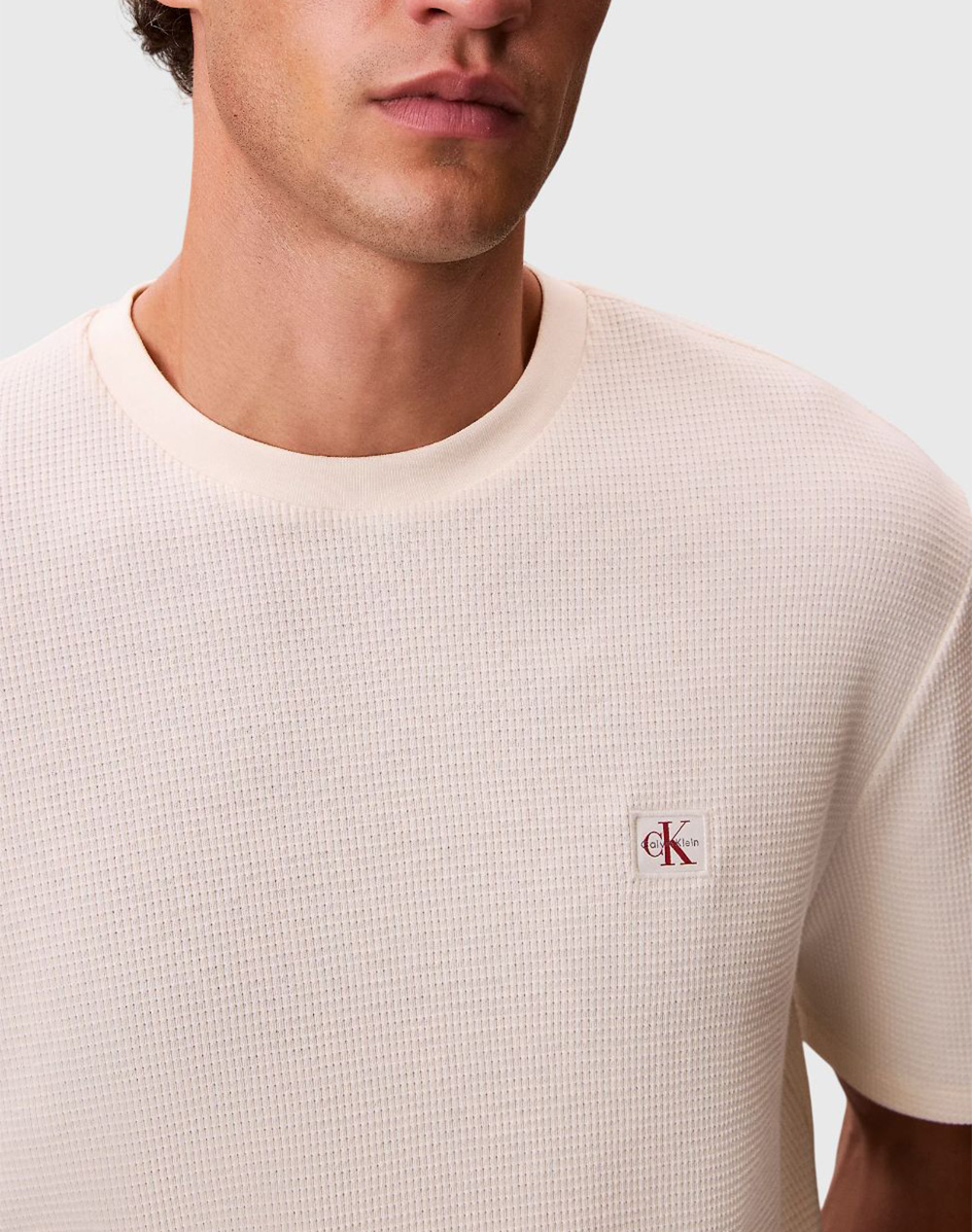Calvin Klein Ss Waffle Badge Crewnk Tee Lv04Rd008G-F7J Cream ανδρικά ρούχα μπλούζες T-Shirt Politikos Shop Πολιτικός