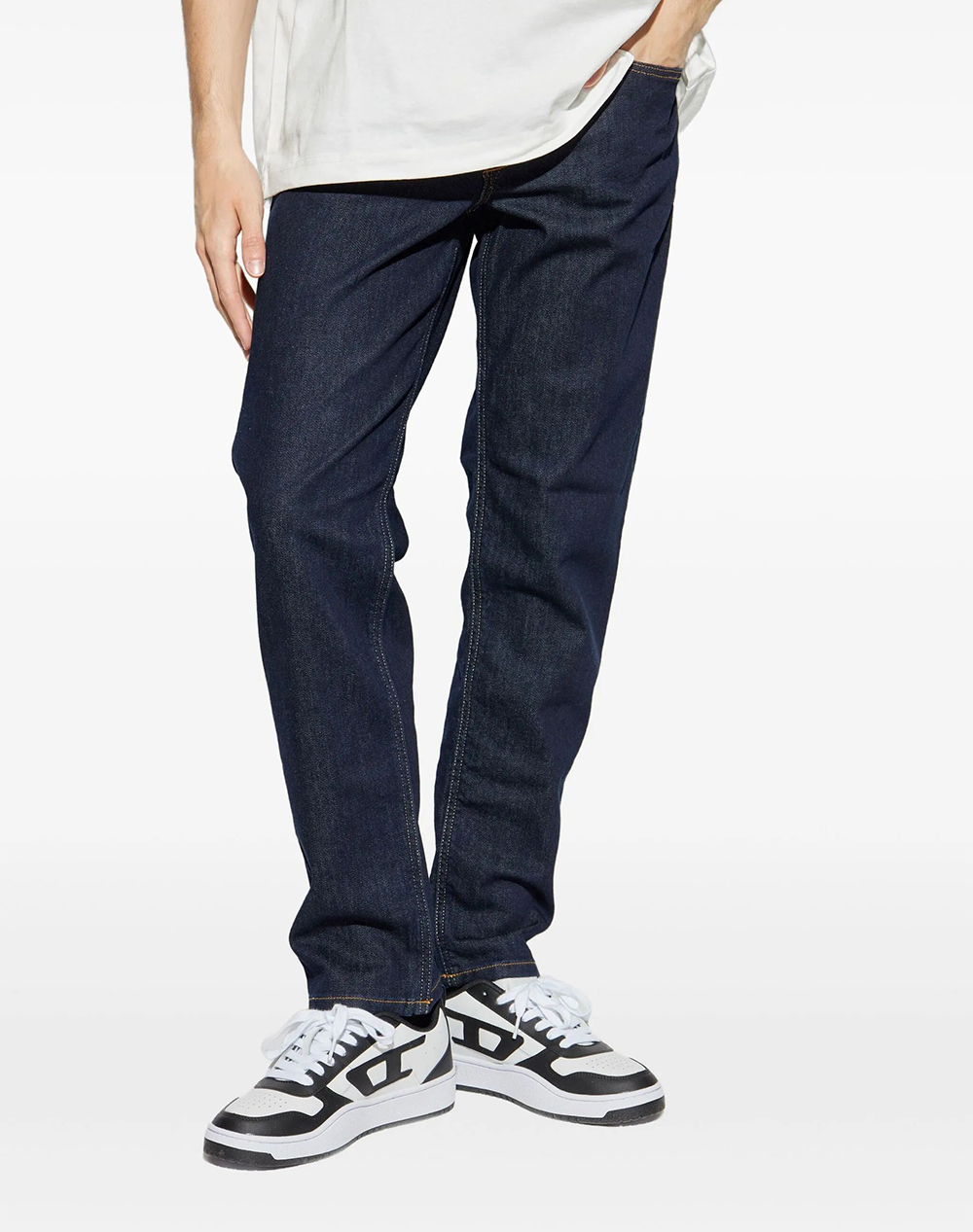 DIESEL 2023 D-FINITIVE L.32 TROUSERS A102290DBEJ-01 DenimDarkBlue