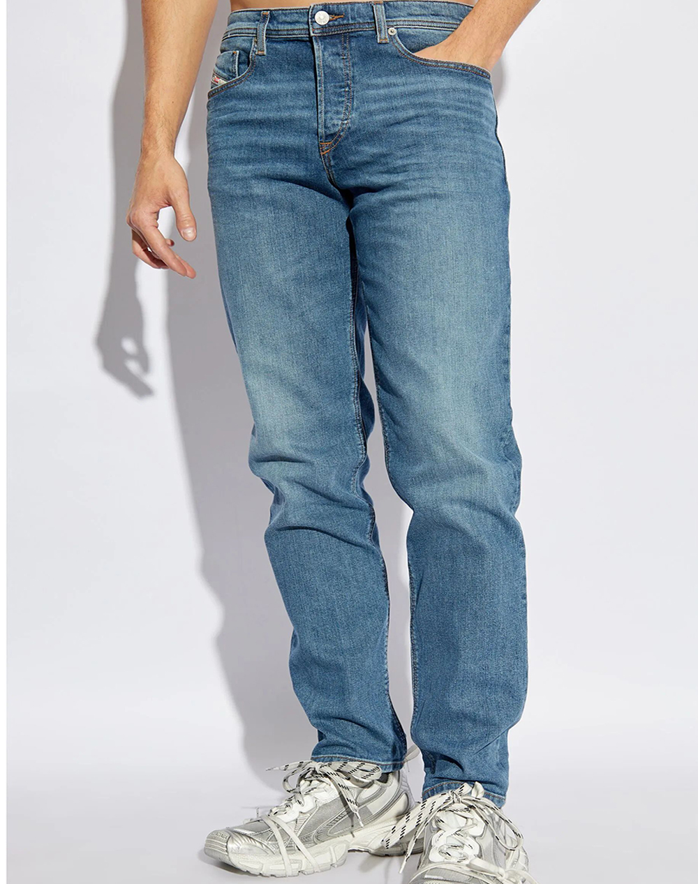 DIESEL 2023 D-FINITIVE L.34 TROUSERS A102310KIAL-01 DenimBlue