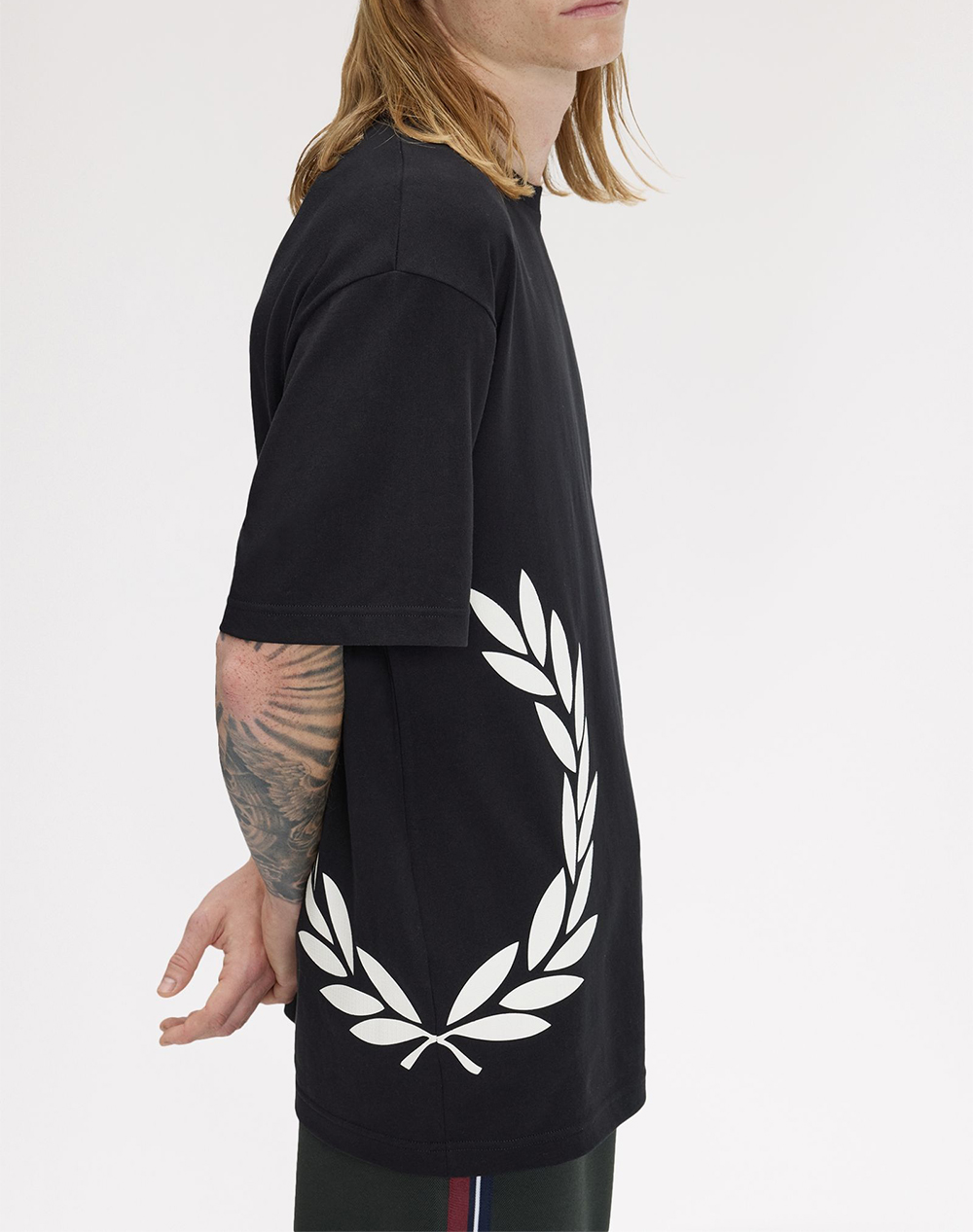 Fred Perry Μπλούζες M2440-102 Black ανδρικά ρούχα μπλούζες T-Shirt Politikos Shop Πολιτικός