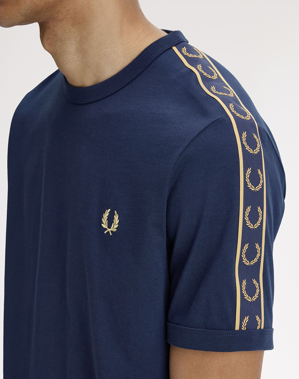 Fred Perry Μπλούζες M4613-91A Navyblue ανδρικά ρούχα μπλούζες T-Shirt Politikos Shop Πολιτικός