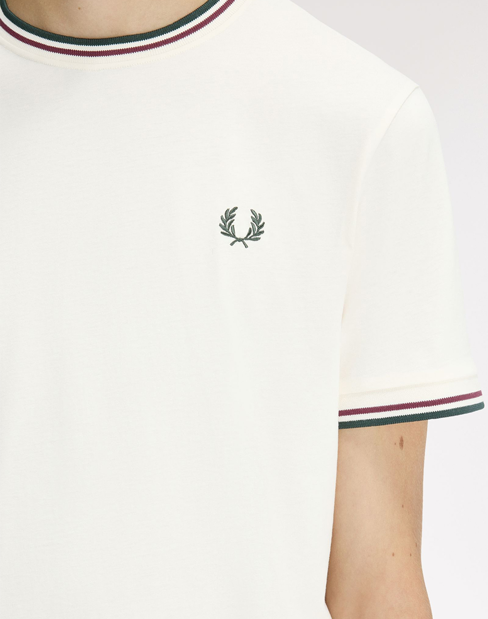 Fred Perry Μπλούζες M1588-84A Cream ανδρικά ρούχα μπλούζες T-Shirt Politikos Shop Πολιτικός