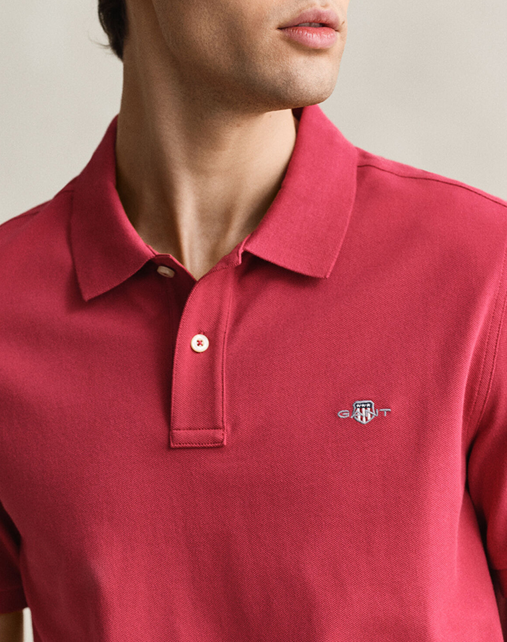 Gant Μπλούζα Κμ Reg Shield Ss Pique Polo 3G2210-1-609 Lightred ανδρικά ρούχα μπλούζες Politikos Shop Πολιτικός
