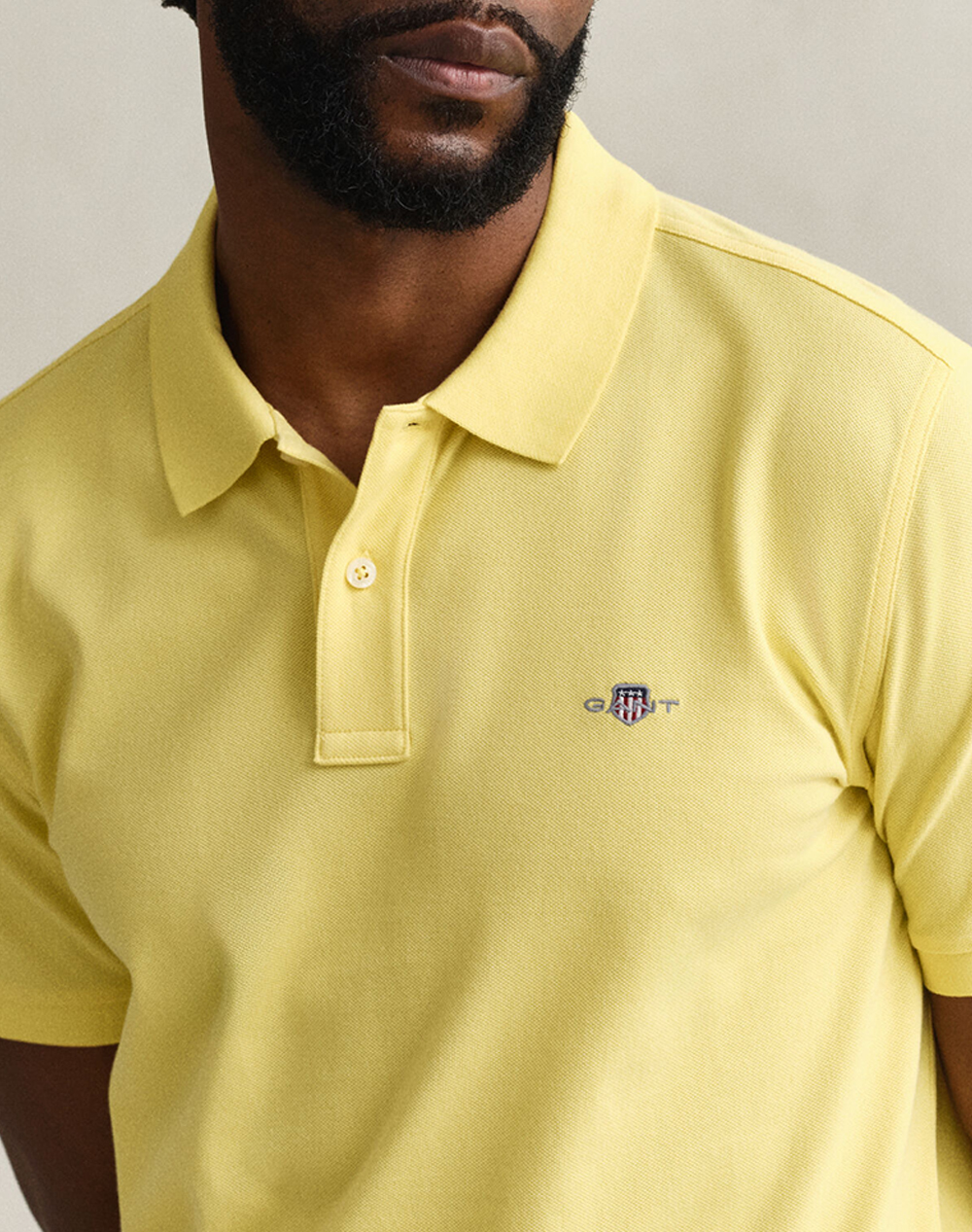 Gant Μπλούζα Κμ Reg Shield Ss Pique Polo 3G2210-1-714 Yellow ανδρικά ρούχα μπλούζες Politikos Shop Πολιτικός