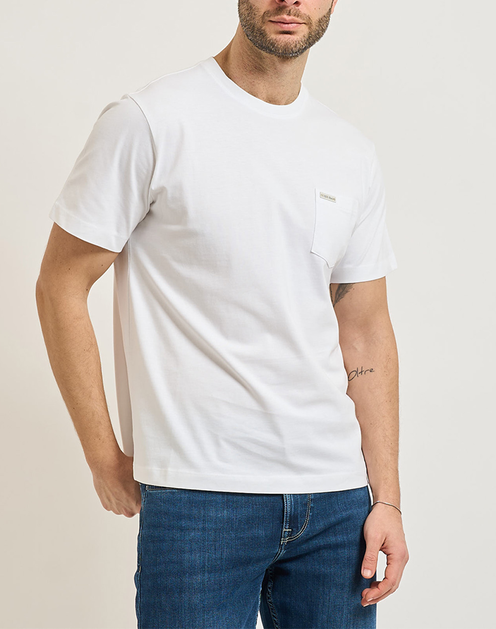 Guess Jeans Gj Ss Cn Reg Pkt Tee Μπλούζα Ανδρικό M5Ri74K8Fq4-G011 White ανδρικά ρούχα μπλούζες T-Shirt Politikos Shop Πολιτικός