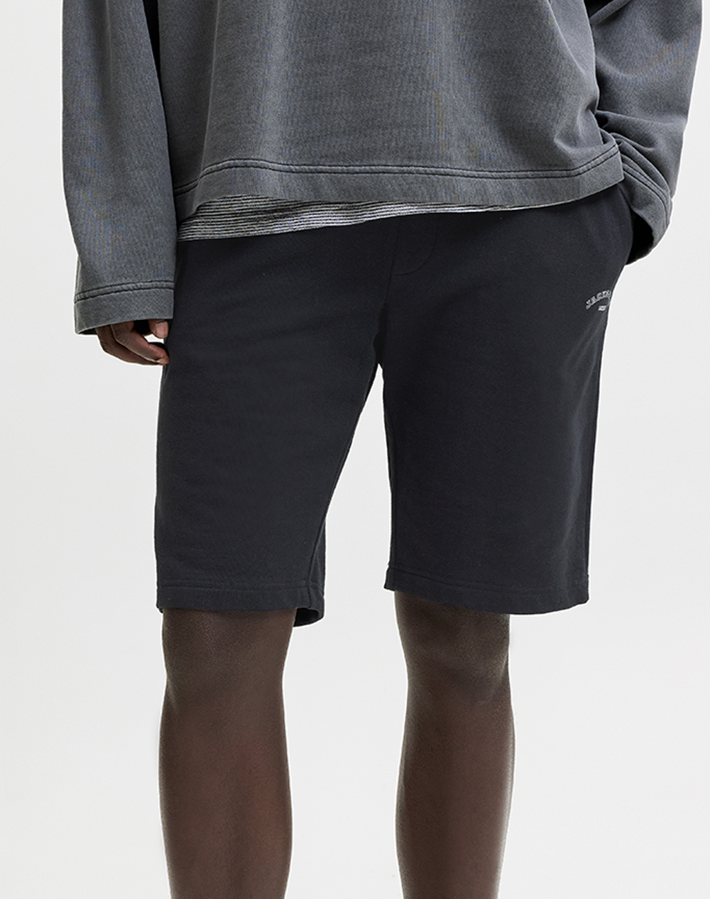 JACK&JONES JPSTGORDON COLLEGE SWEAT SHORTS MID 12289726-BLACK Black