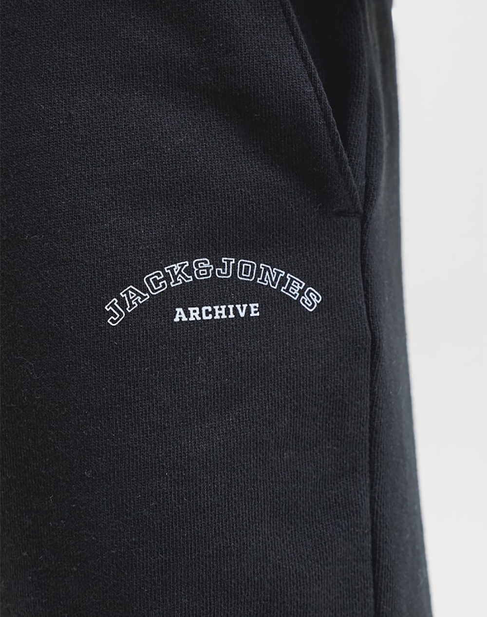 Jack Jones Jpstgordon College Sweat Shorts Mid 12289726-Black Black ανδρικά αθλητικά ρούχα Σορτς Βερμουδα Politikos Shop Πολιτικός