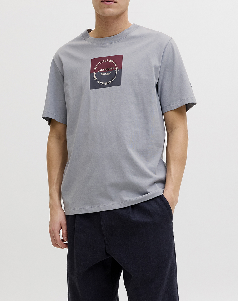 JACK&JONES JORCATSKILLS SQUARE BRANDING TEE SSCN LN 12290856-Tradewinds Gray