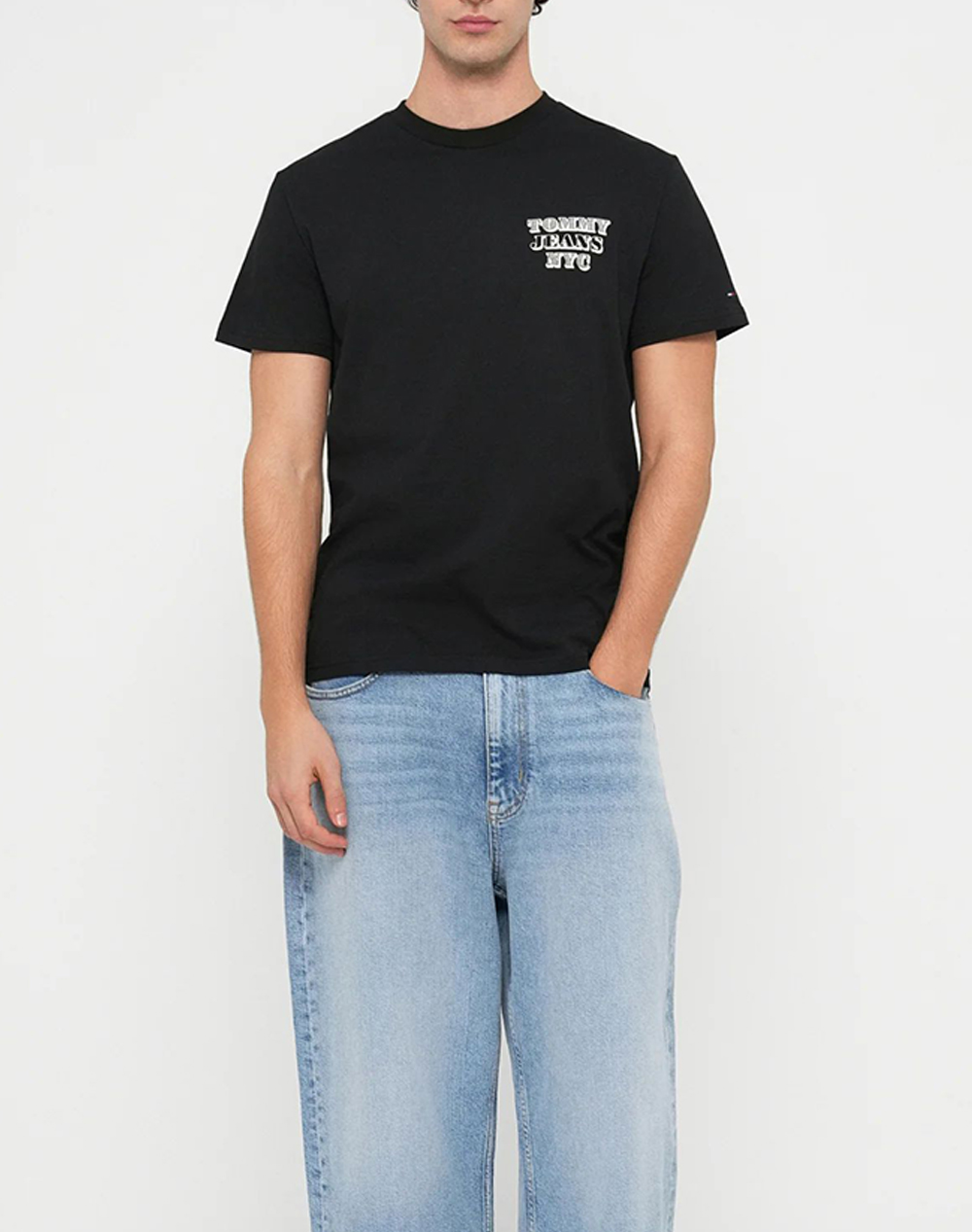 Tommy Jeans Tjm Slim Entry Bills Ss Tee Dm0Dm22321-Bds Black ανδρικά ρούχα μπλούζες T-Shirt Politikos Shop Πολιτικός