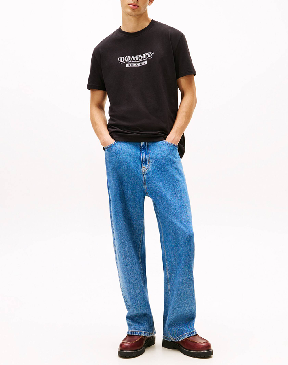 Tommy Jeans Tjm Reg Bills Font Ss Tee Ext Dm0Dm22322-Bds Black ανδρικά ρούχα μπλούζες T-Shirt Politikos Shop Πολιτικός