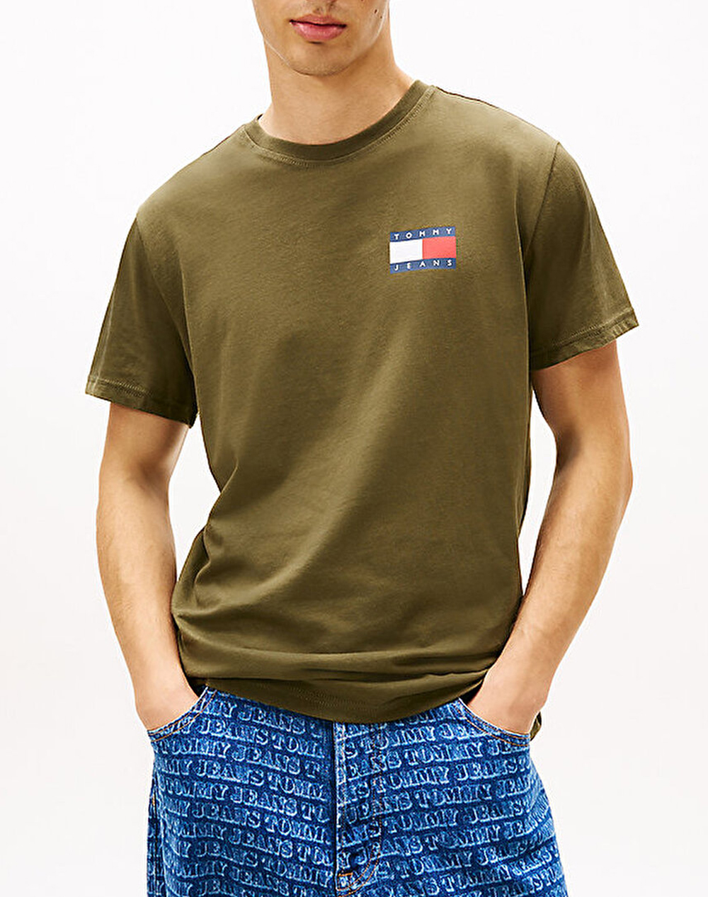 TOMMY JEANS TJM SLIM ESSENTIAL FLAG TEE EXT DM0DM20740-GY1 Khaki