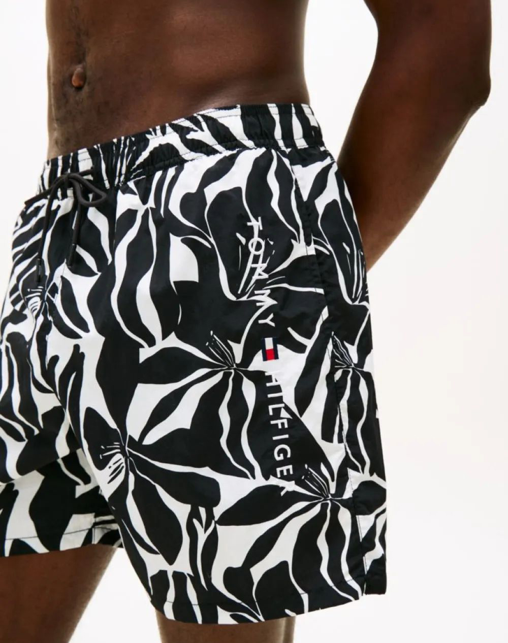 Tommy Hilfiger Medium Drawstring Print Um0Um03811-0Gk Multi ανδρικά ρούχα μαγιό Σορτς Politikos Shop Πολιτικός