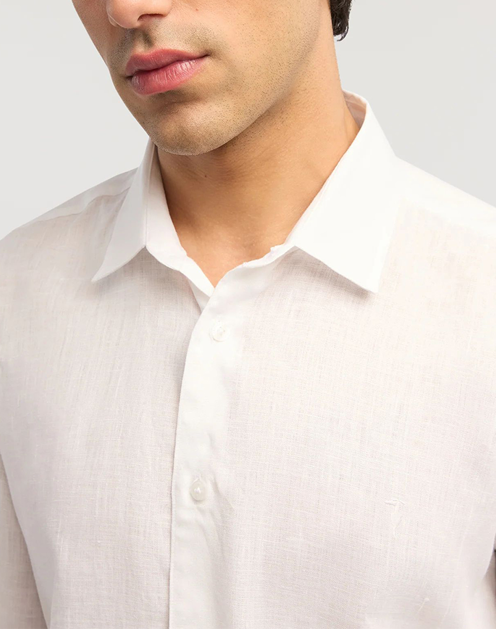 Trussardi Regular Fit Shirt - Linen Ms108T19-001 Offwhite ανδρικά ρούχα πουκάμισα Politikos Shop Πολιτικός