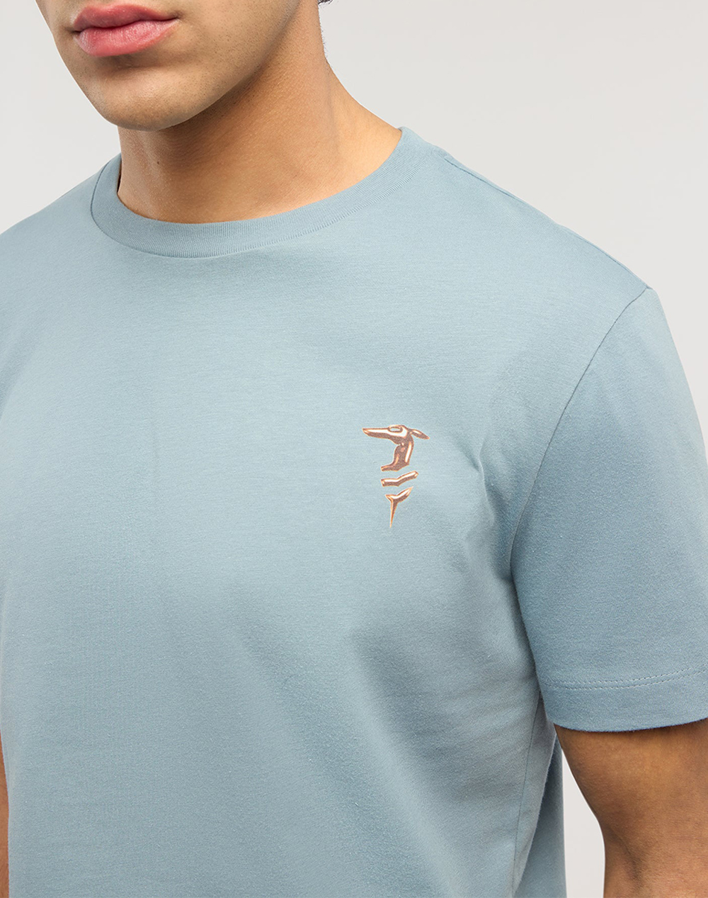 Trussardi Regular Fit Chromed Greyhound T-Shirt Mts14J02-024 Skyblue ανδρικά ρούχα μπλούζες Politikos Shop Πολιτικός