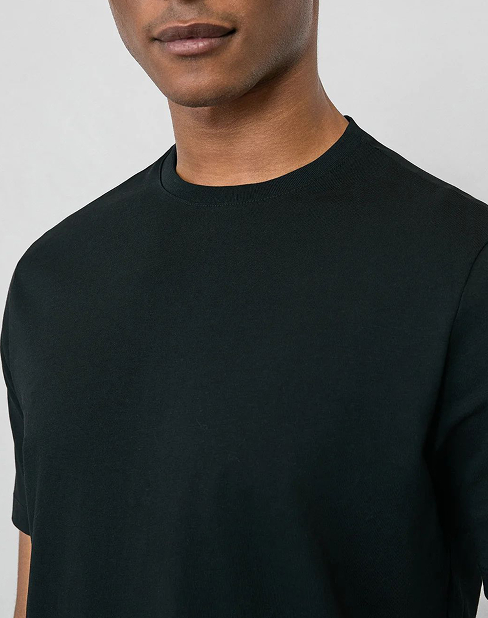 KIGILI T-shirt KSSZBDC0ET001-BLACK Black φωτογραφία
